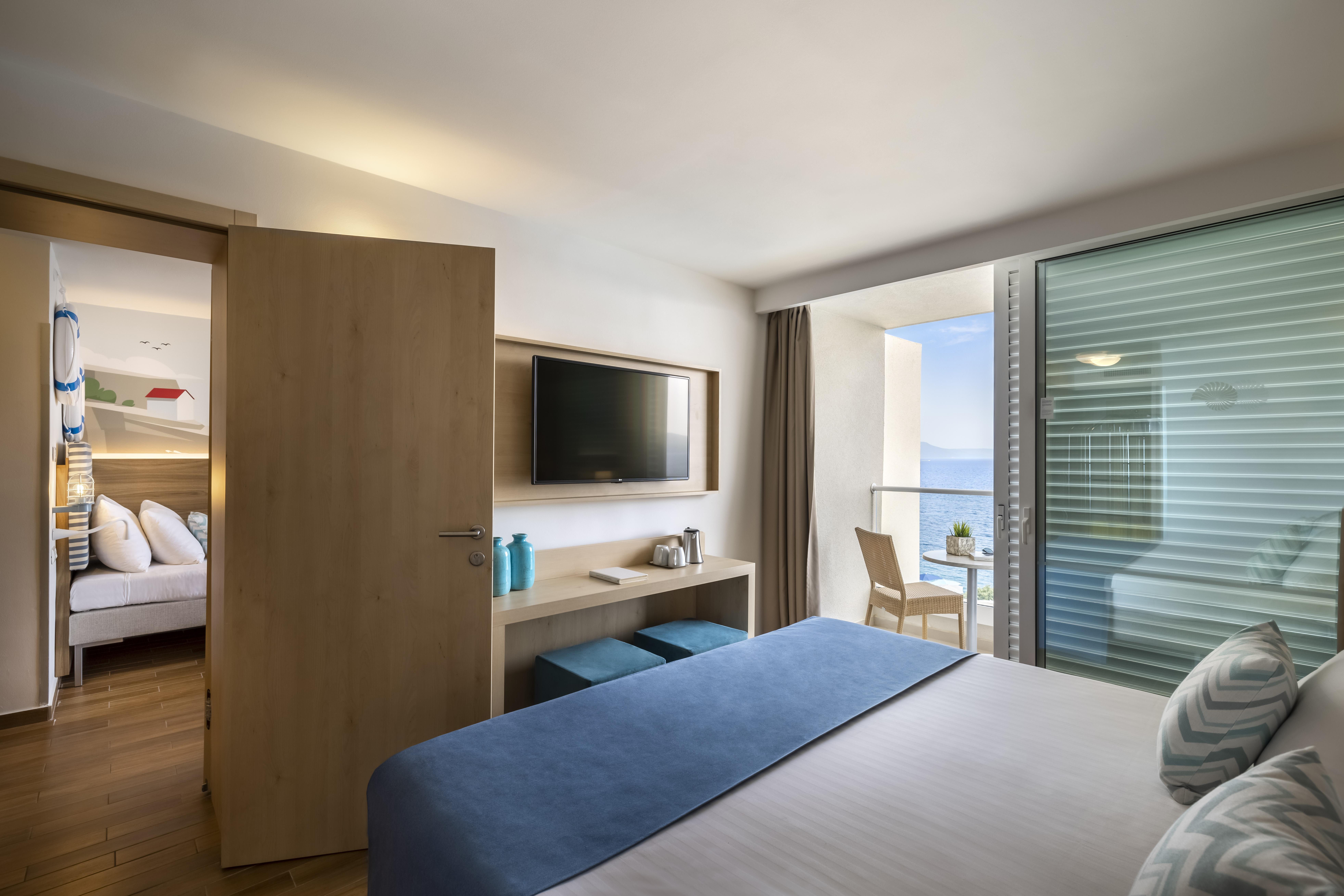Superior, Family, Sea Side, Balcony