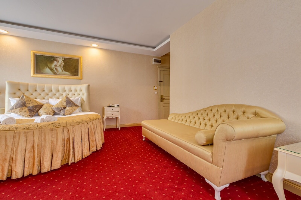 Twins Hotel 17/29