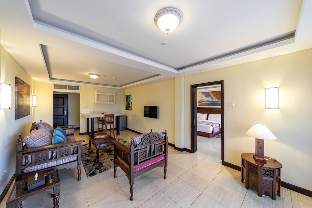 PRIDEINN PARADISE BEACH HOTEL AND SPA 53/79