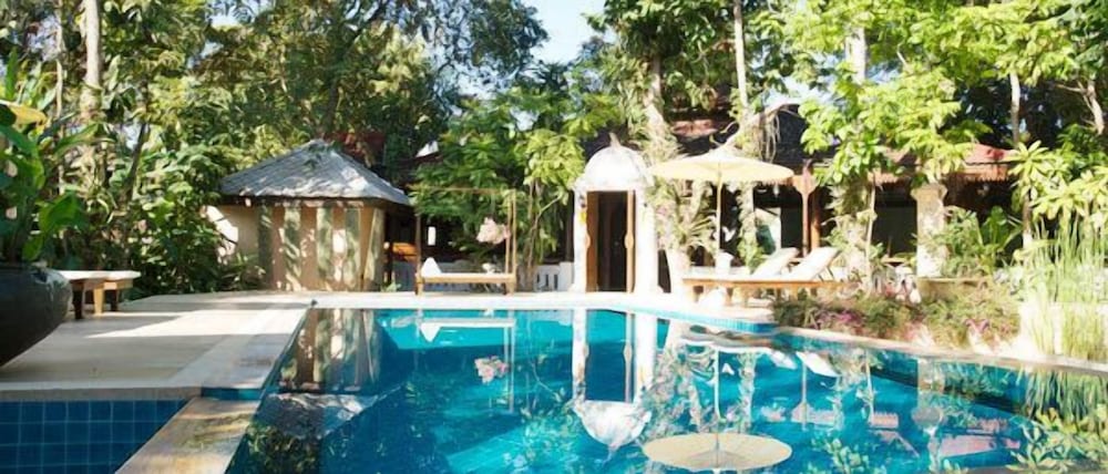 Changpuak Hotel 52/53