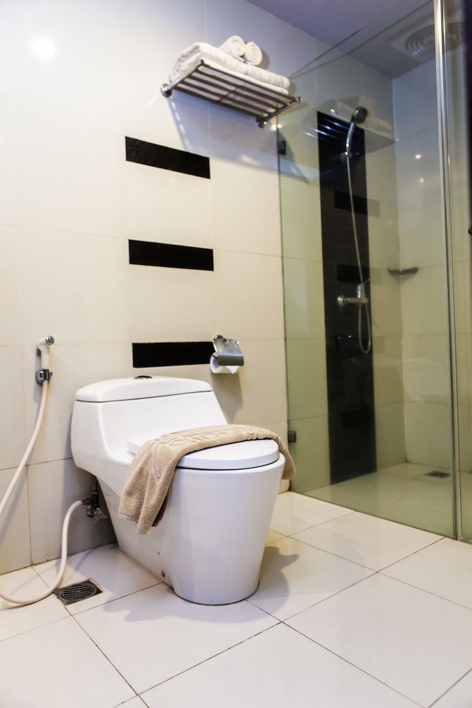 Orchardz Jayakarta Hotel 23/73