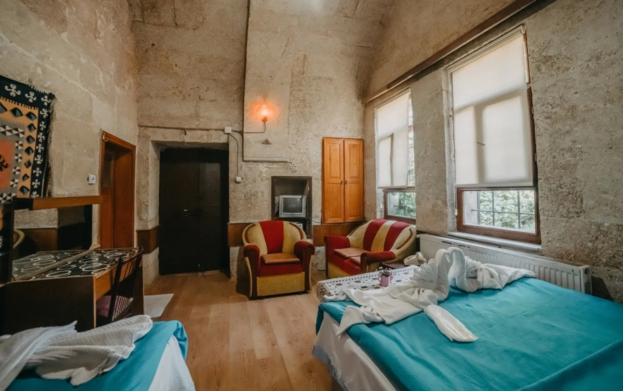 Born Hotel Old House 7/29