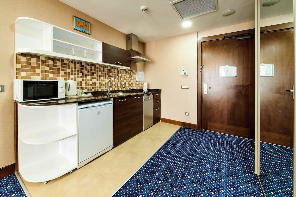 Lobby at Parkside Hotel Apartments, BAKU