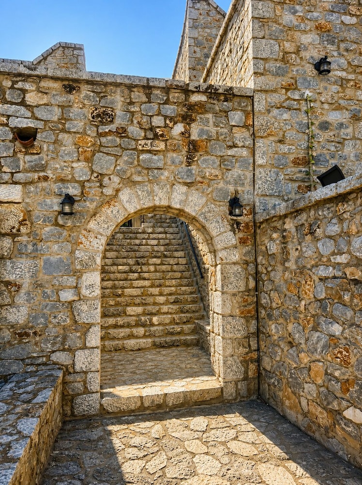 Lalloudes Seaside Accommodation 21/50