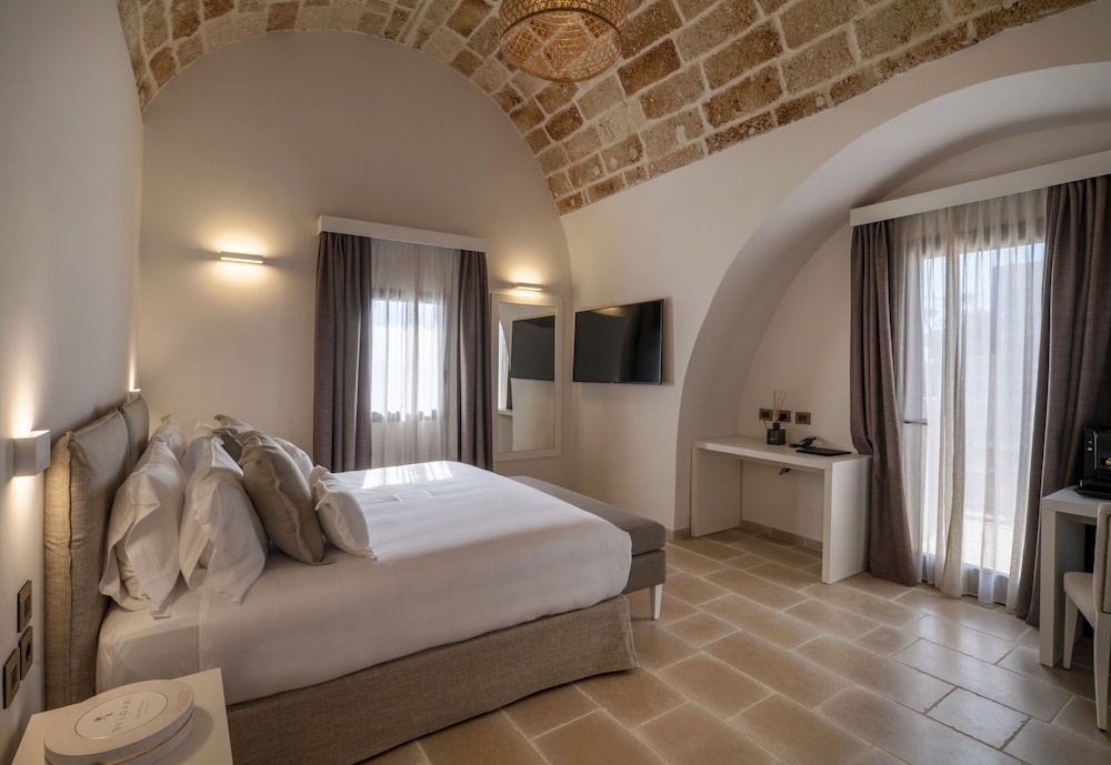 Tower, Suite
