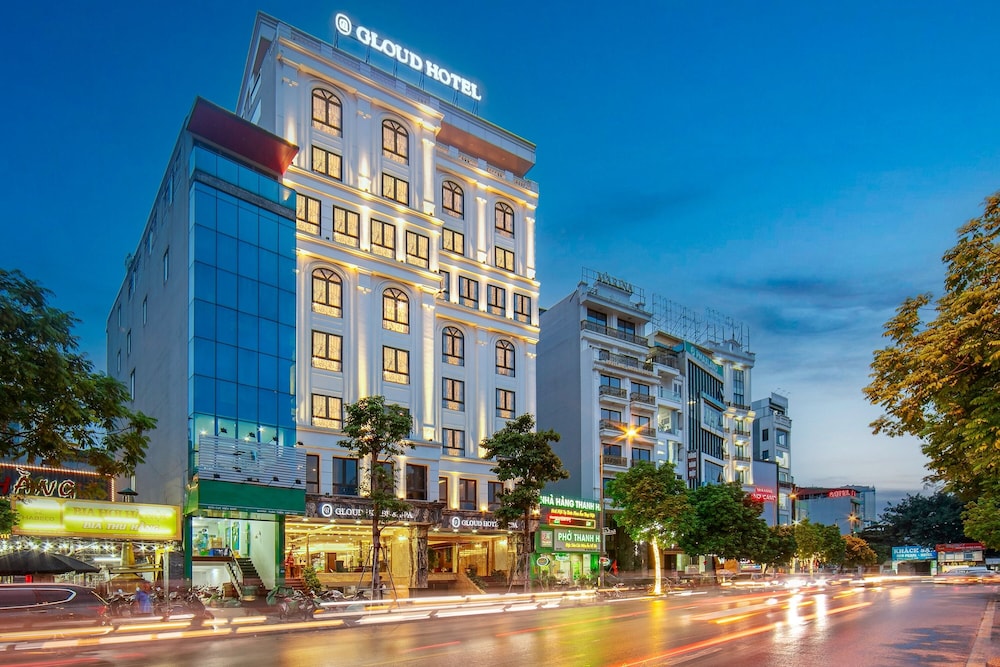 Gloud Hotel 2/50