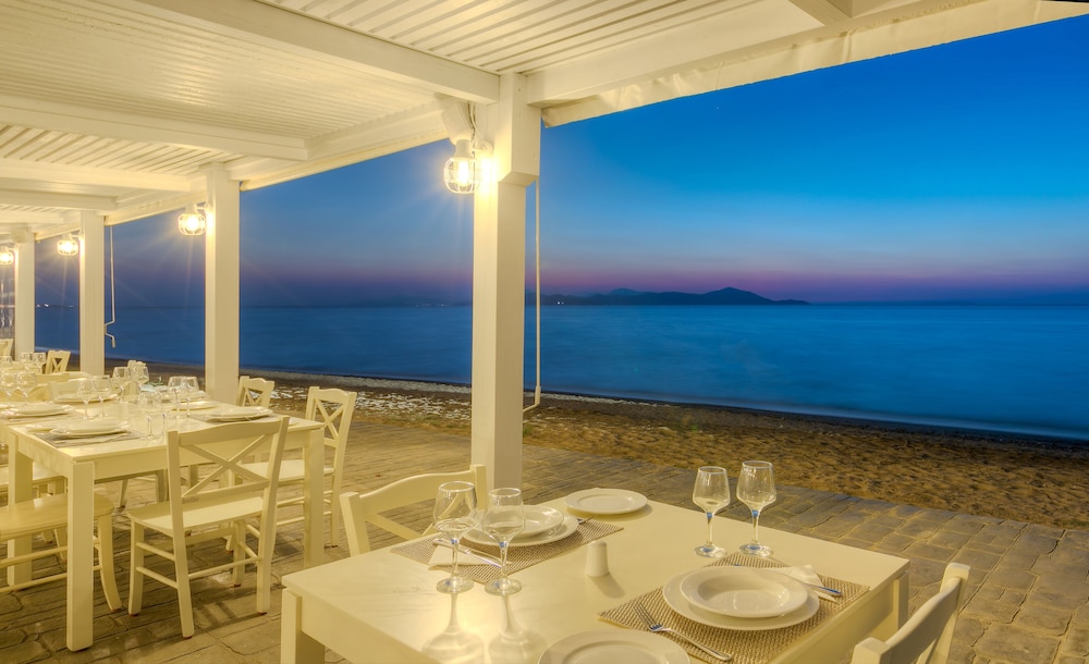 Aeolos Beach Hotel 44/57
