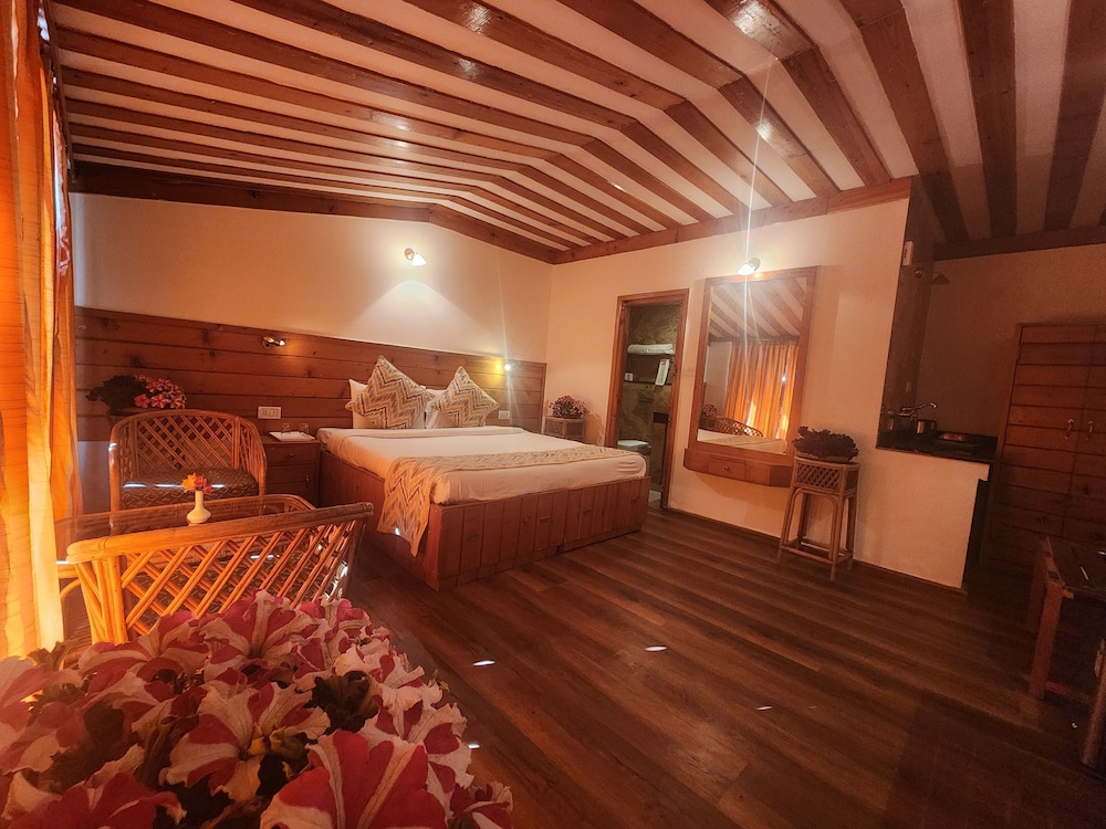 The Chalets Naldehra(Ex WelcomHeritage Chalets Naldehra) 25/50