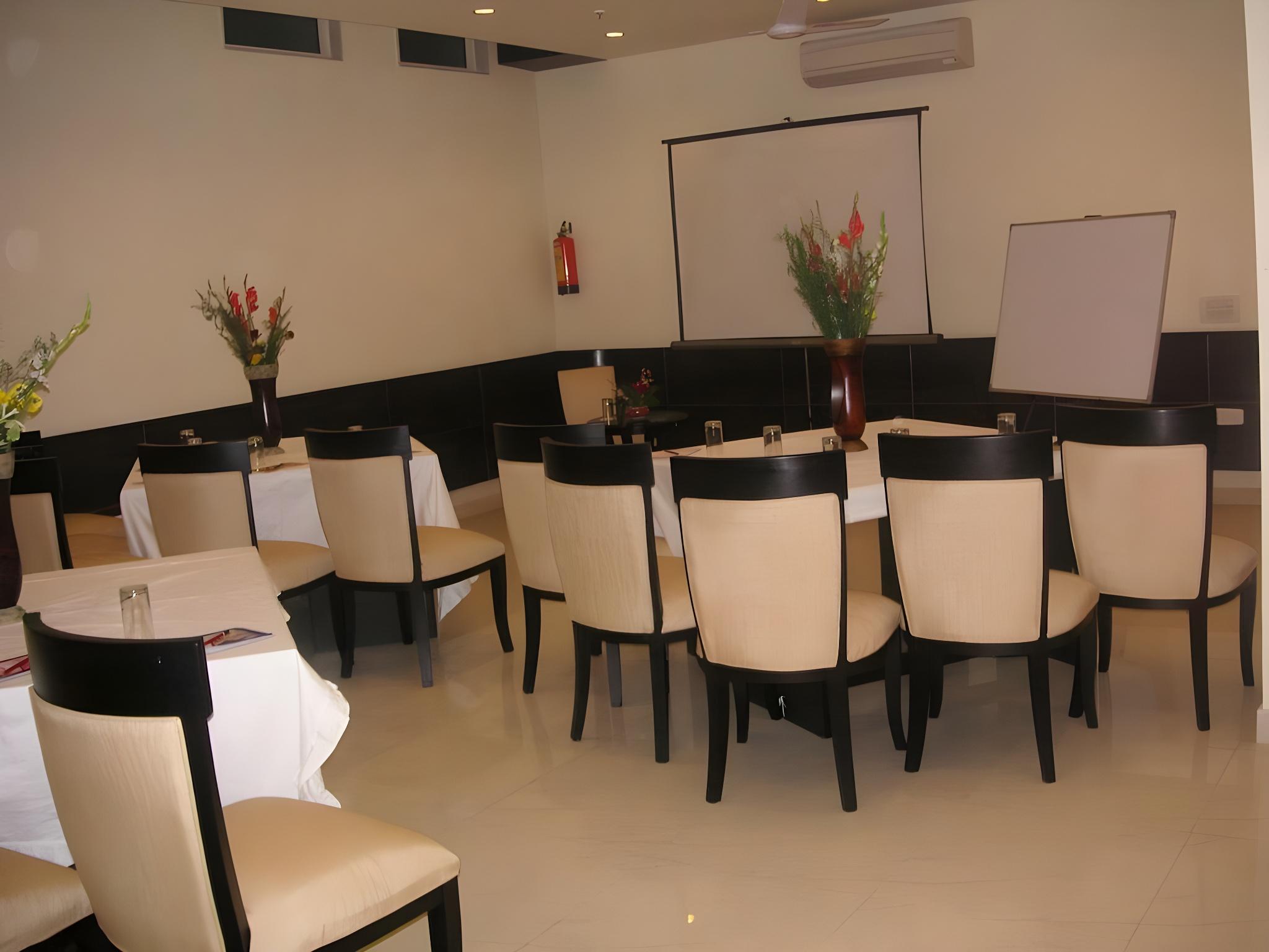 Meridian Plaza Hotel 27/34