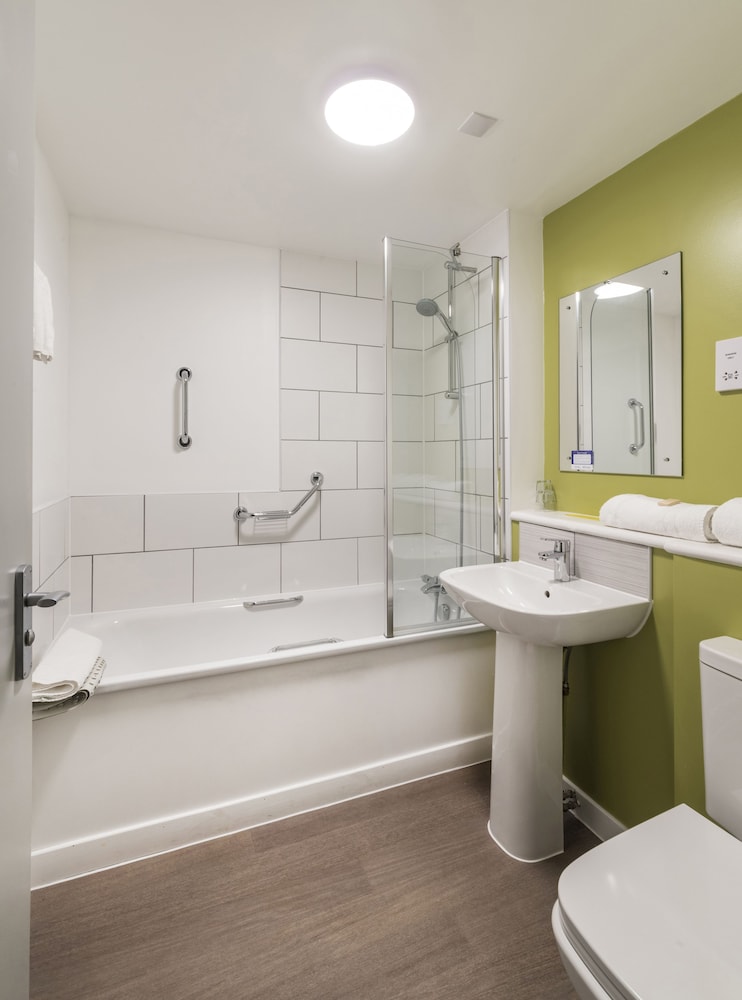 Superior, Twin Beds, Scenic View, Pitlochry Hydro Hotel 7/9