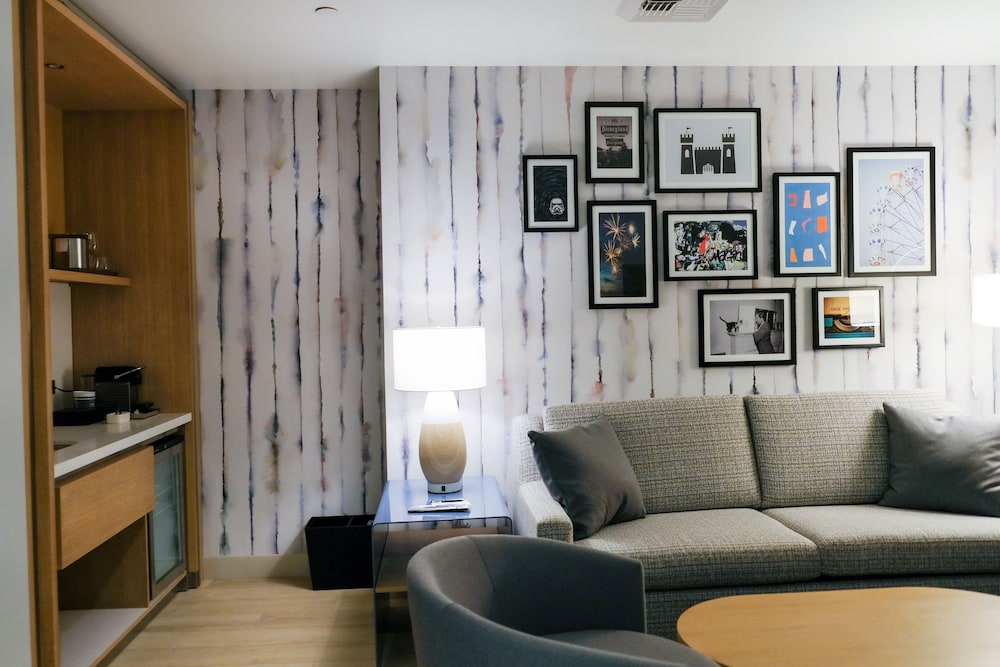 The Viv Anaheim a Tribute Portfolio Hotel 47/70
