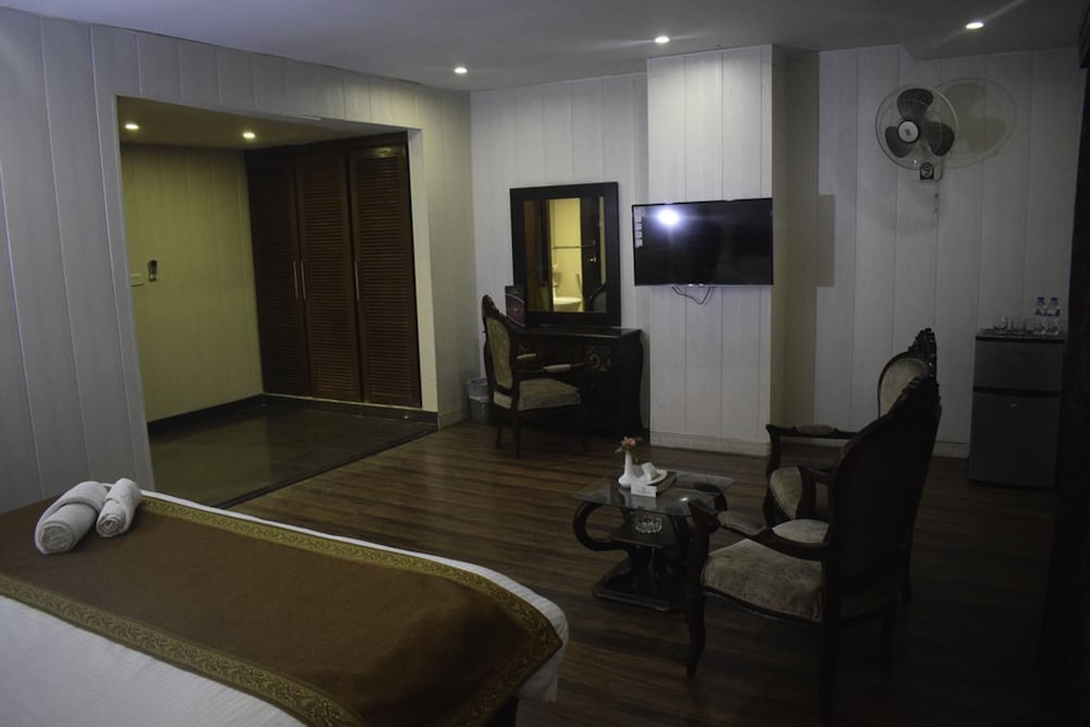 Grand Millennium Hotel Lahore (Local) 31/41