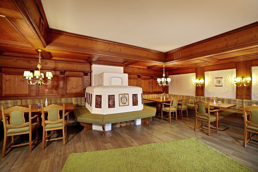 Hotel Bavaria 8/50