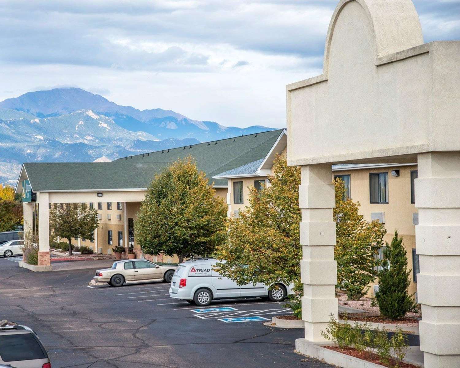 Quality Inn Colorado Springs Airport 14/16