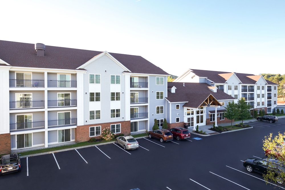 White River Inn and Suites 3/63