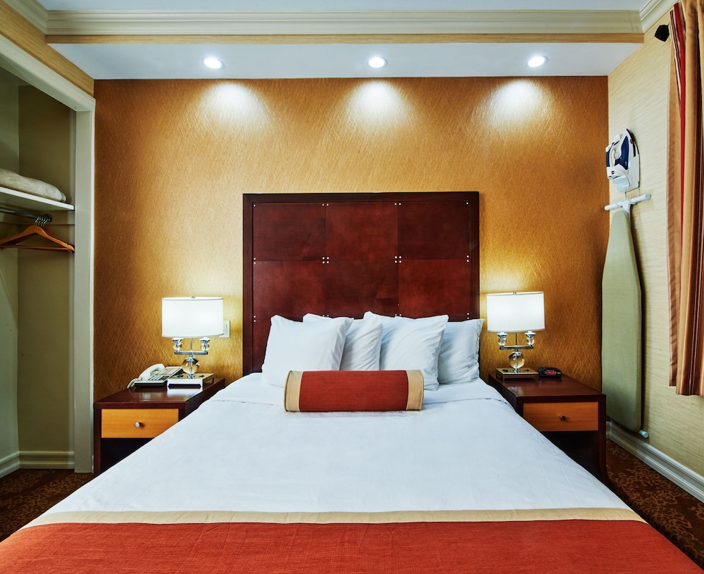 STUDIO, QUEEN BED