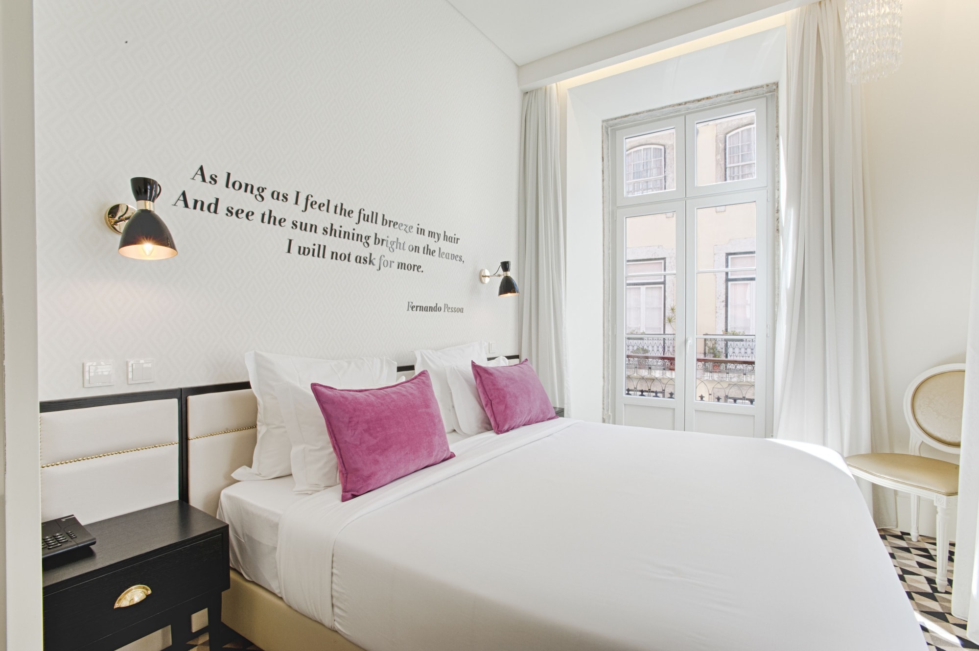 SUPERIOR, DOUBLE BED, STREET VIEW