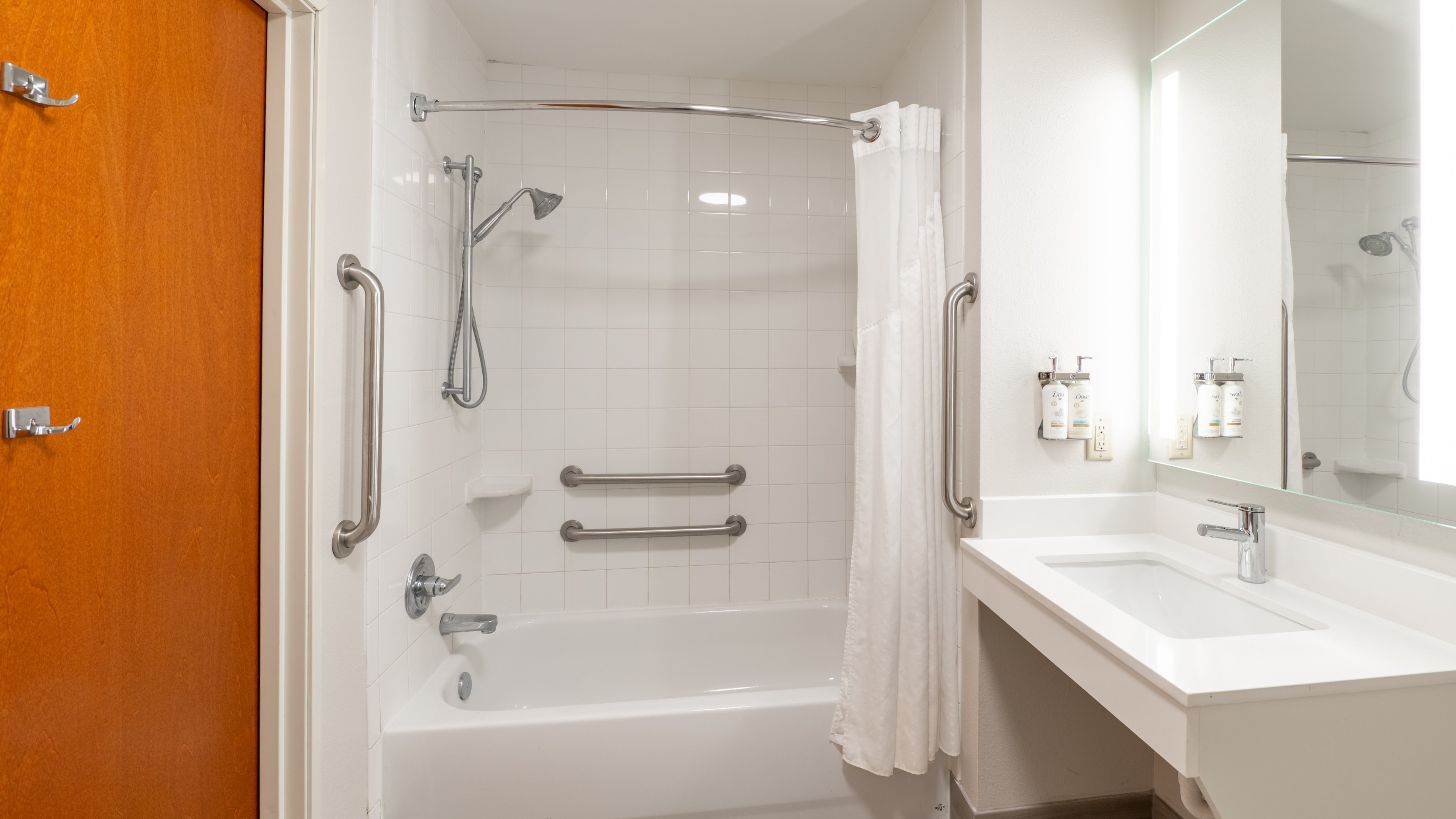 Holiday Inn Express Hotel & Suites Anderson 76/78