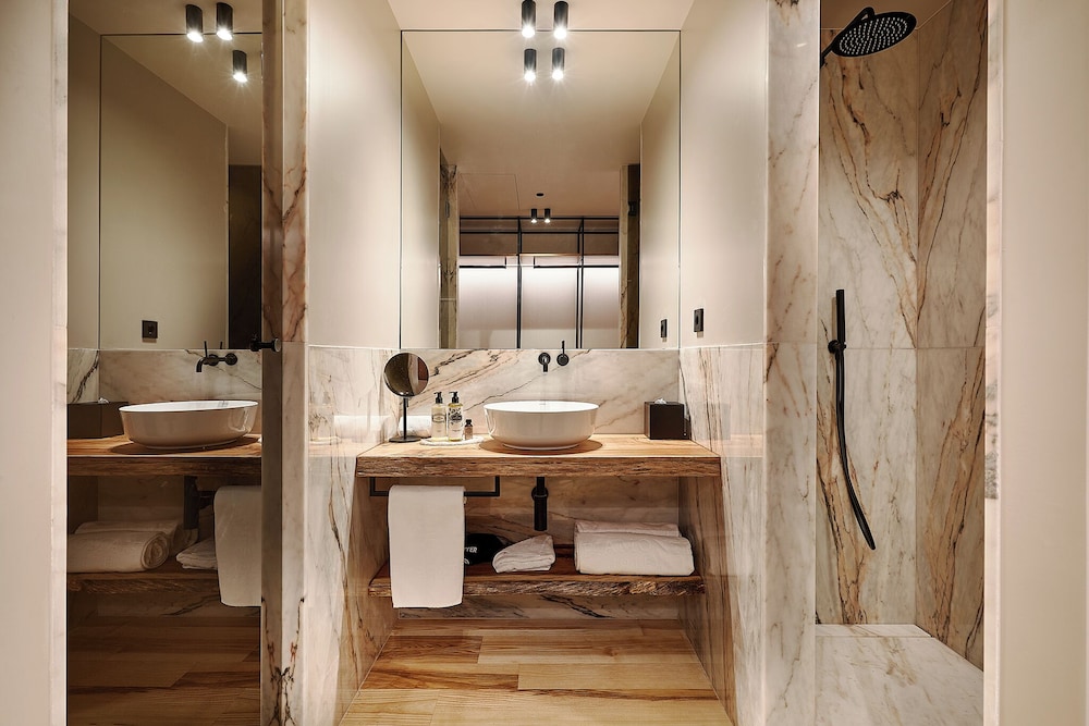 The Log Porto Hotel by Piamonte Hotels 49/50
