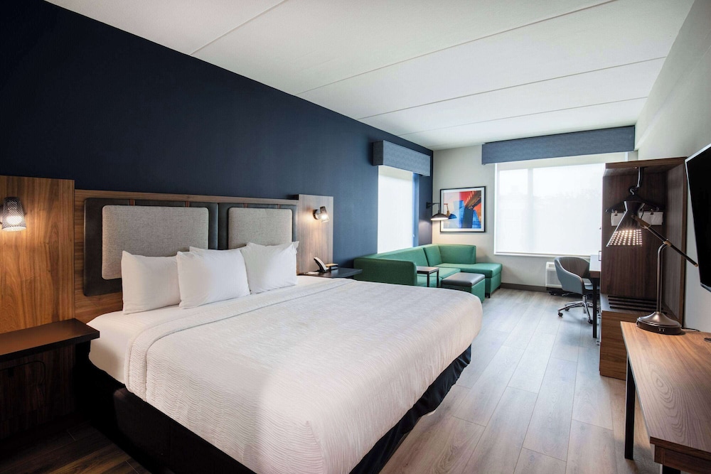 EXECUTIVE, KING BED, CITY VIEW