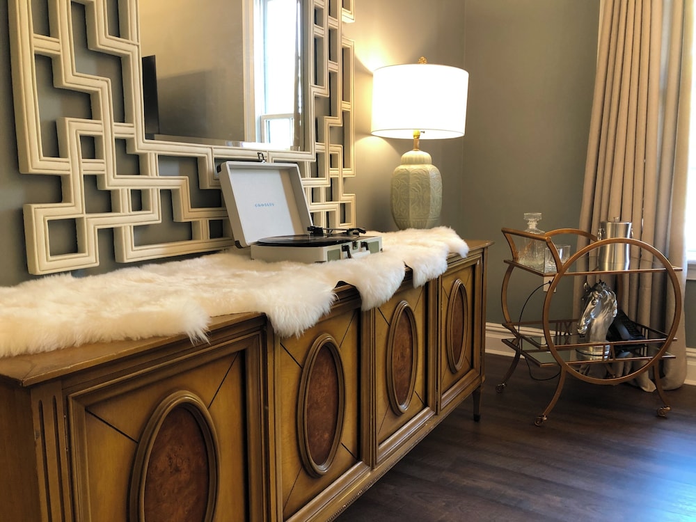 The Dutchess Inn and Spa at Beacon 24/50