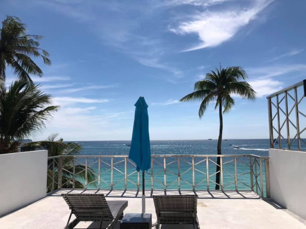 Boracay Ocean Club Beach Resort 70/77