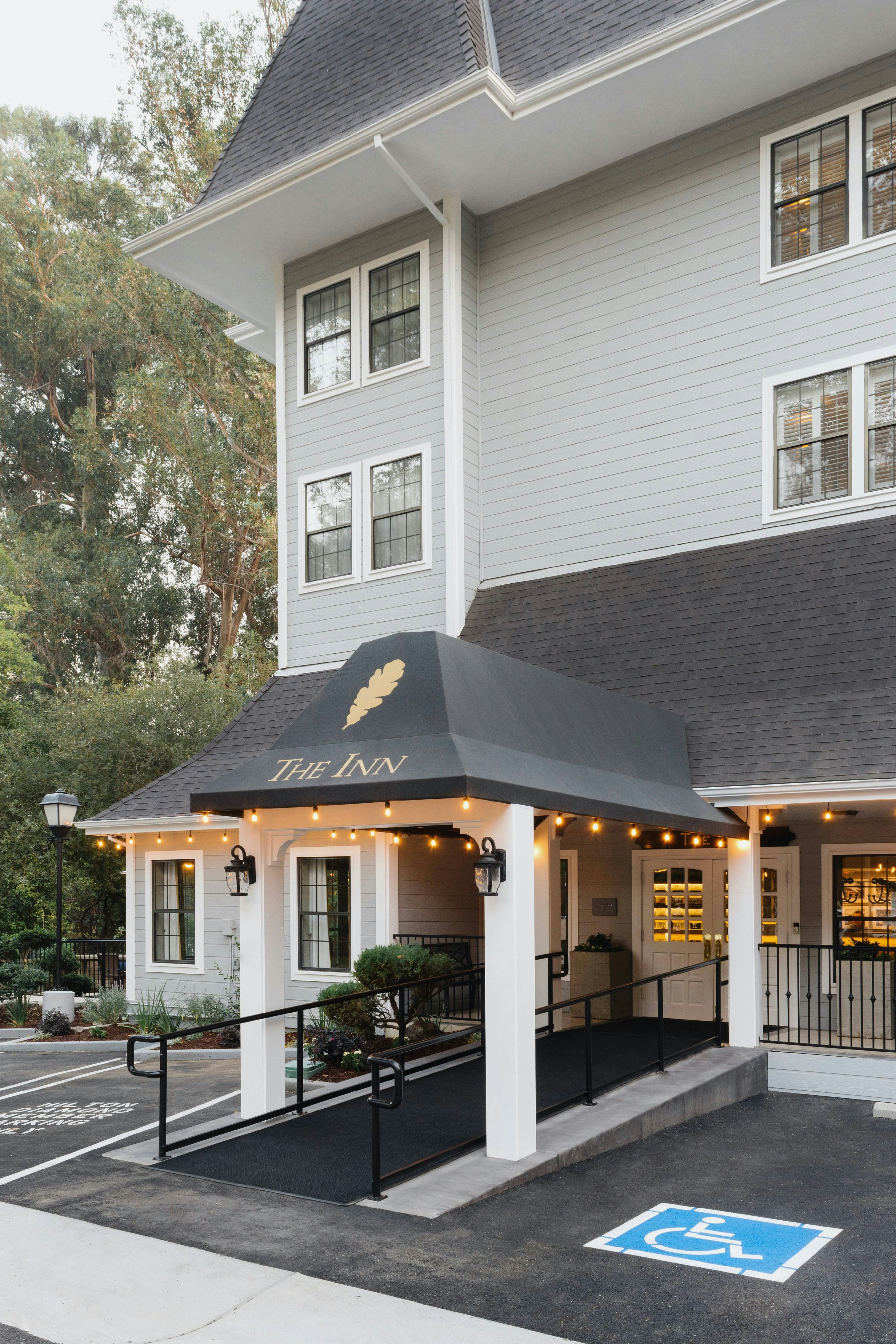 The Inn at Saratoga, Tapestry Collection by Hilton 1/17