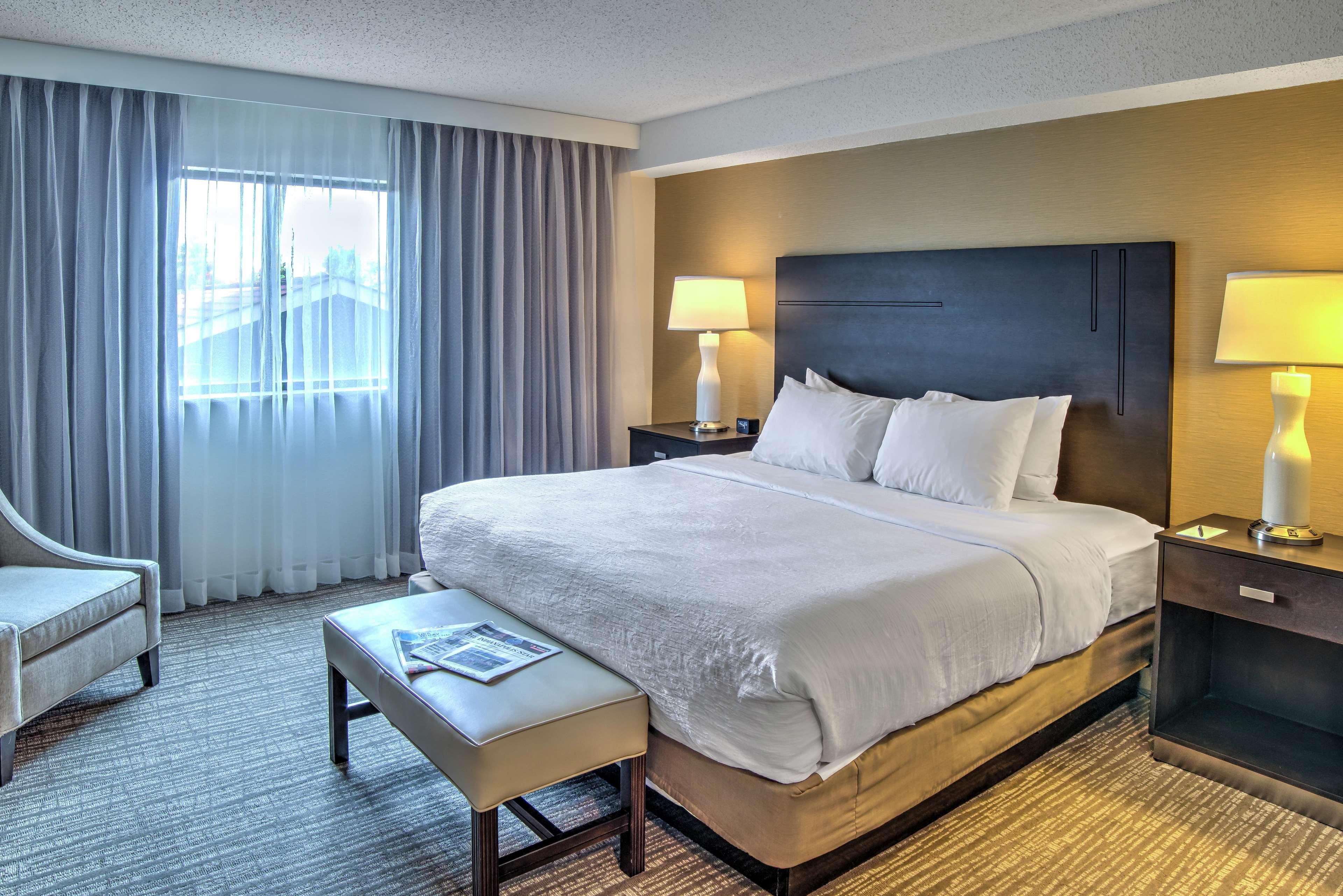 2 ROOMS, SUITE, KING BED
