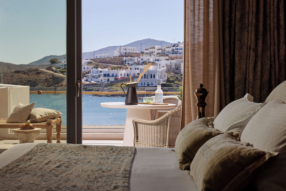 Kythnos Bay Hotel 11/50