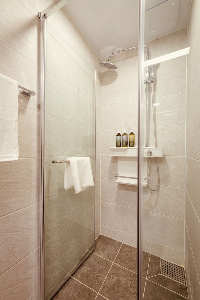 Sollago Myeongdong Hotel and Residence 50/50