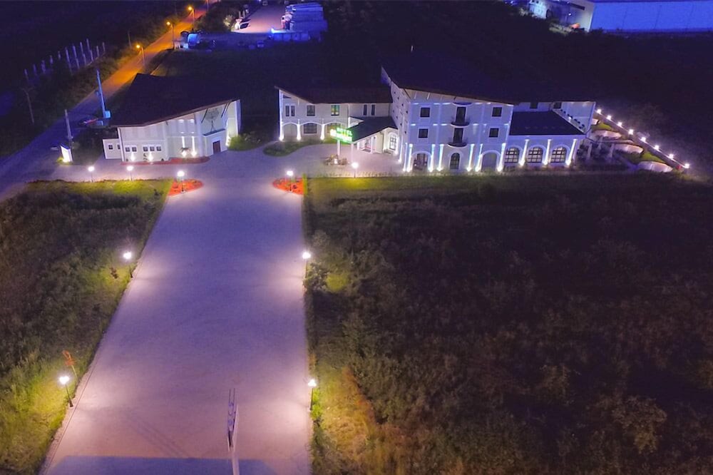Magus Hotel 54/57