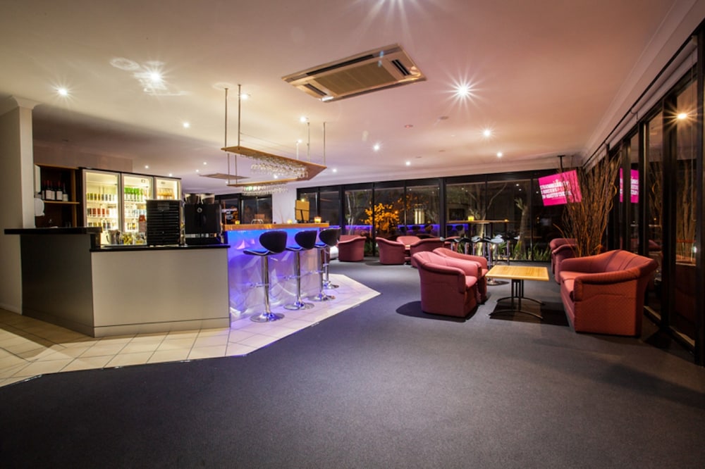 SPRINGWOOD MOTOR INN 9/50