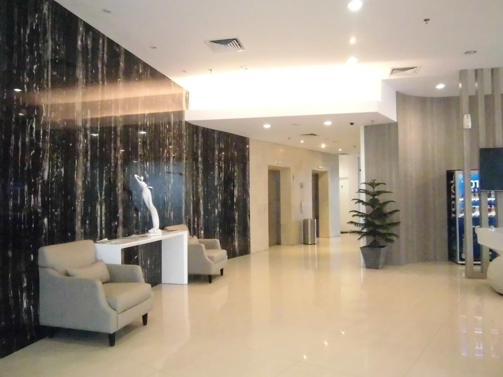 Whiz Hotel Cikini 10/62