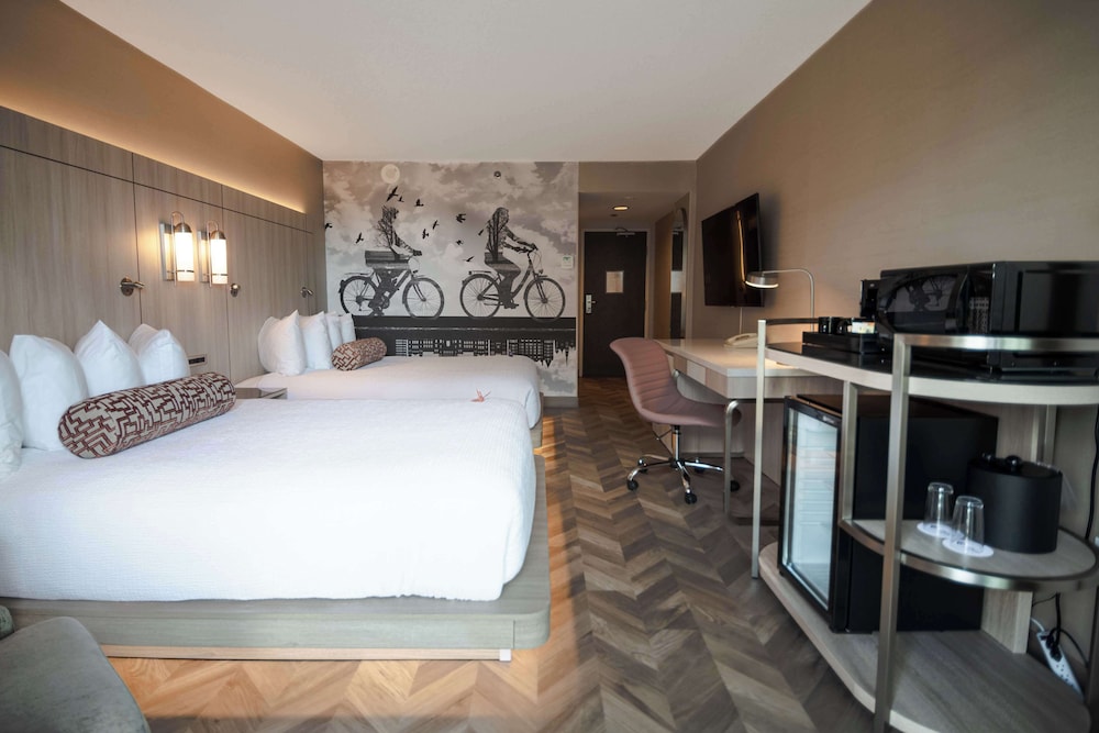 غرفة قياسية بسريرين كوين، Coast Victoria Hotel Marina By Apa 3/8
