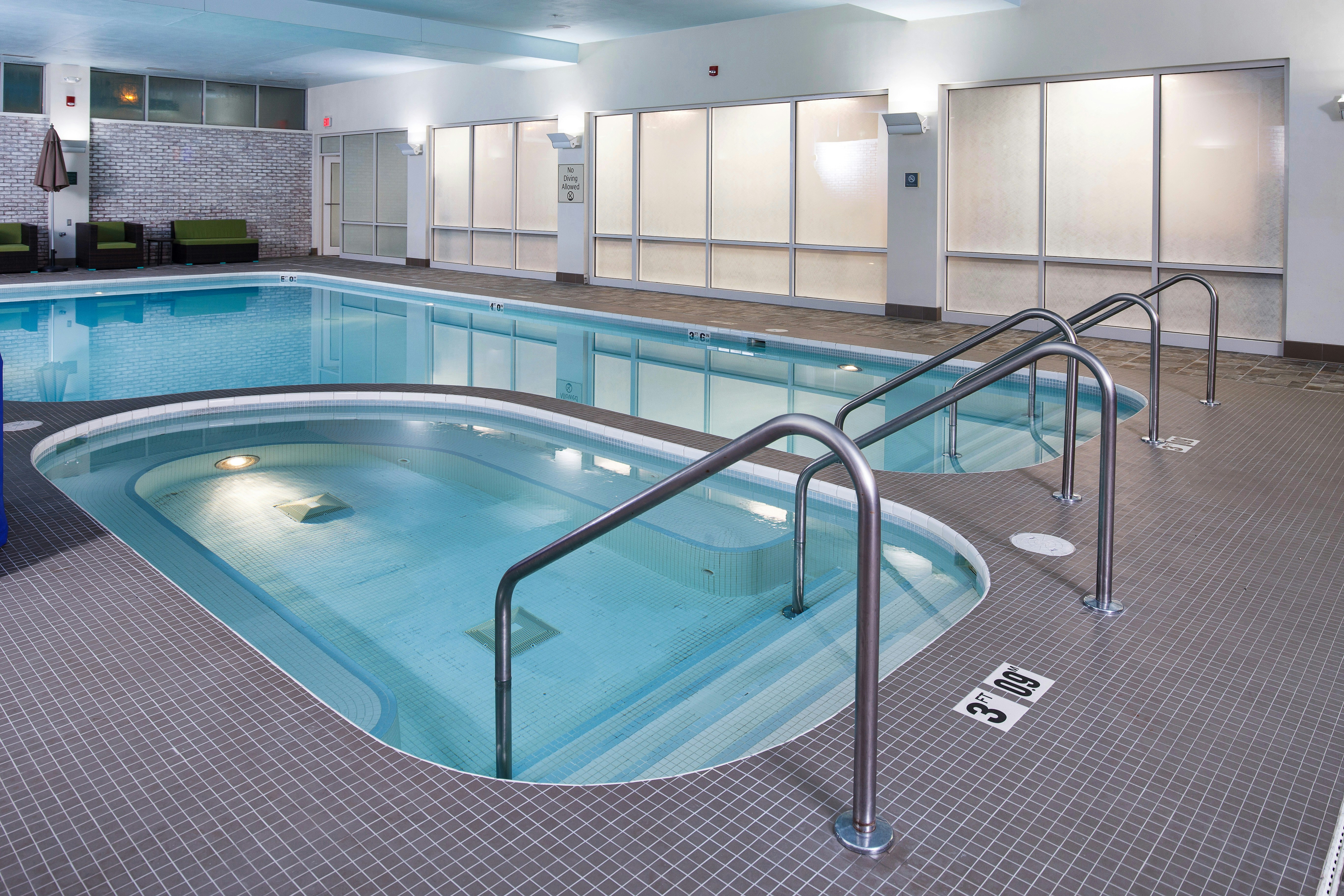 Doubletree By Hilton Neenah 19/47