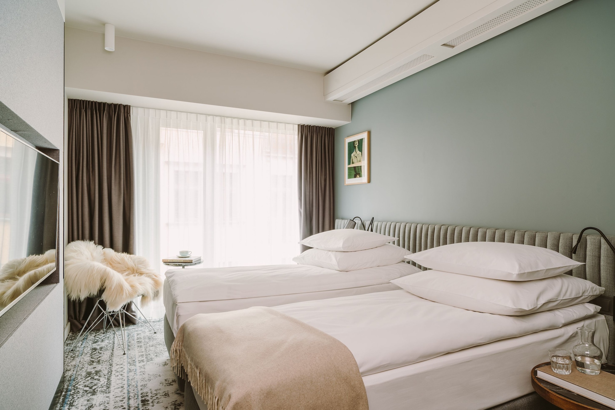 CLASSIC, TWIN BEDS