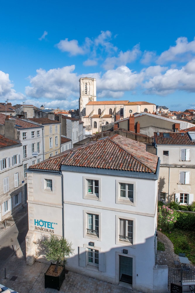 SAINT NICOLAS HOTEL 2/80