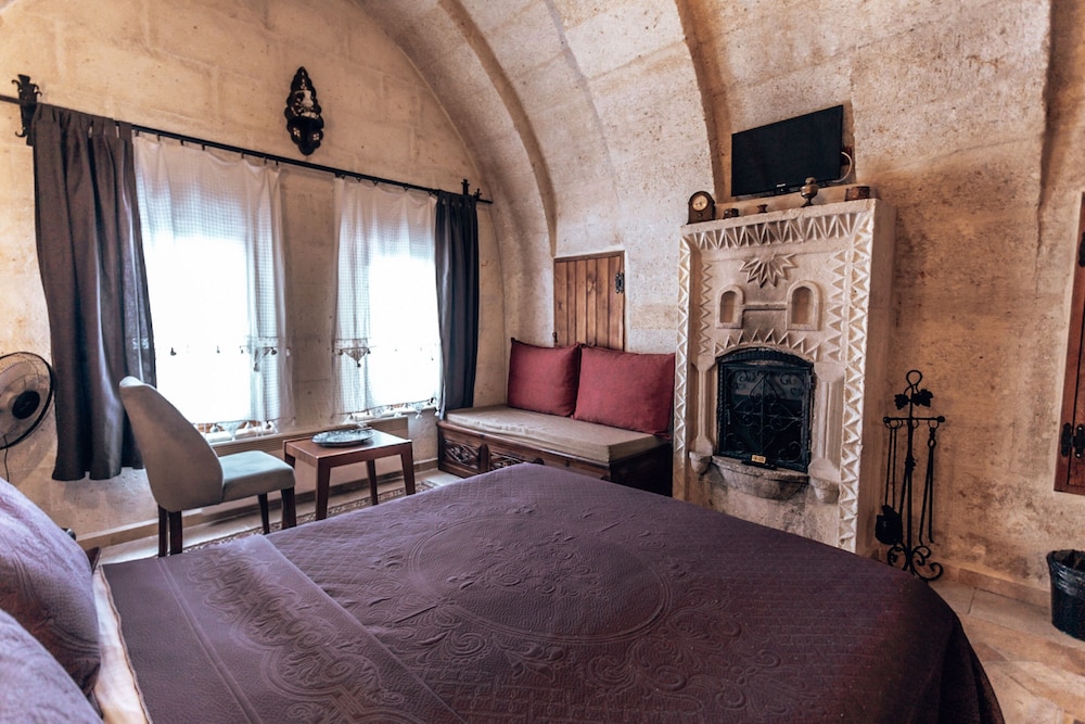 Apex Cave Hotel 34/61