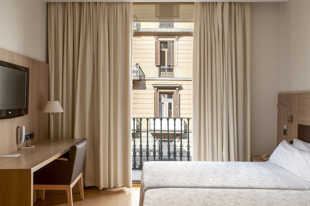 Lleo Hotel 9/40