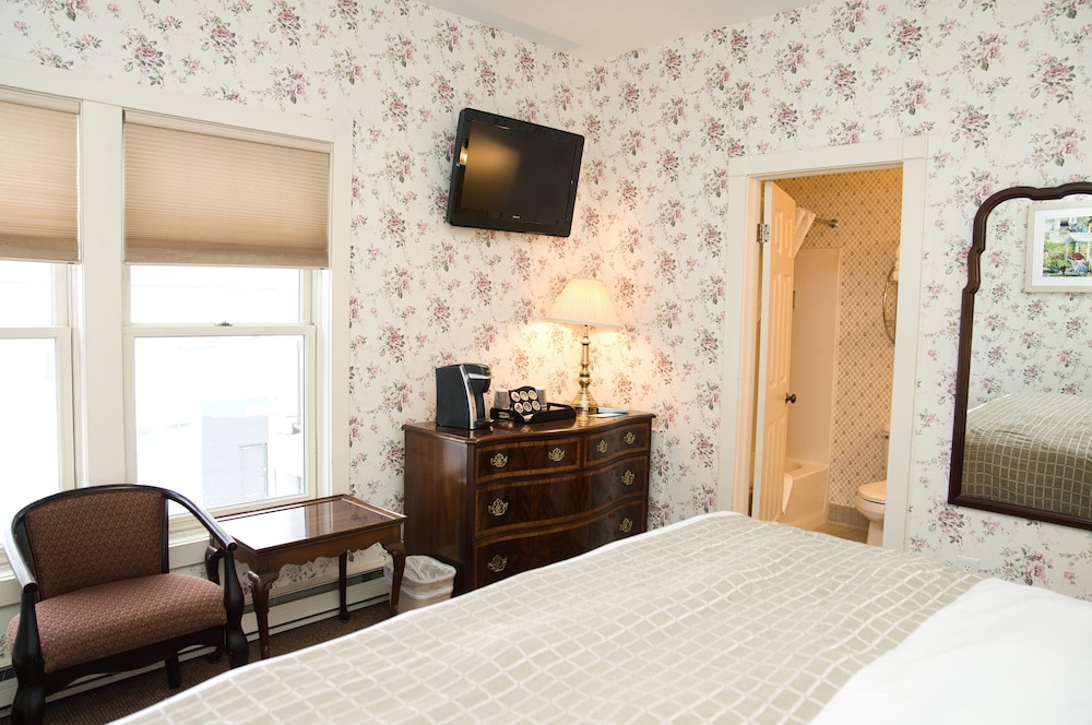 Lake View Hotel 23/46