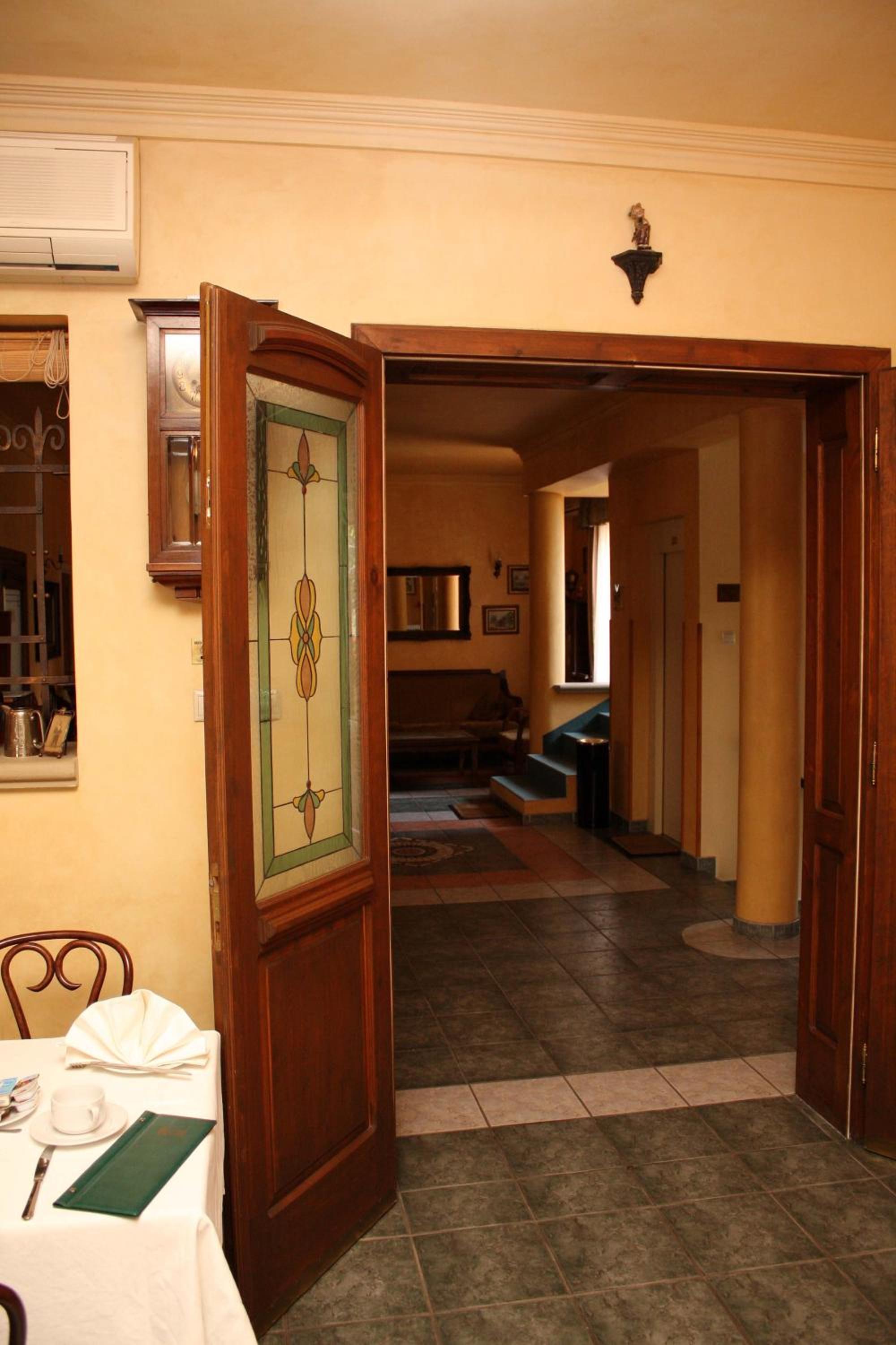 Levay Villa Hotel 9/47