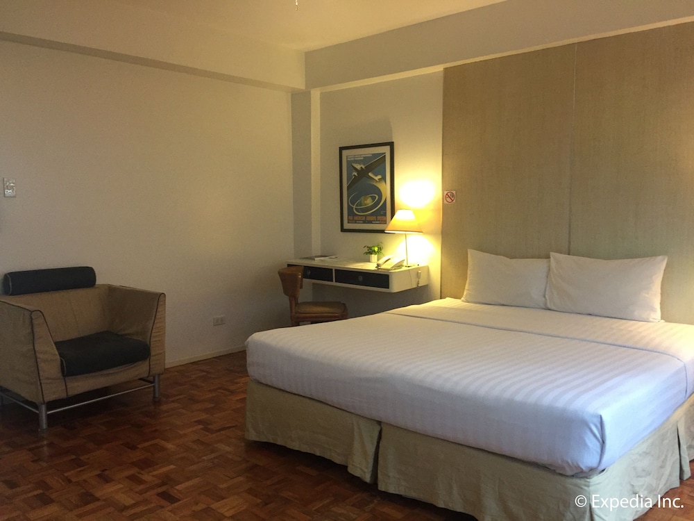 The Clipper Hotel 17/64
