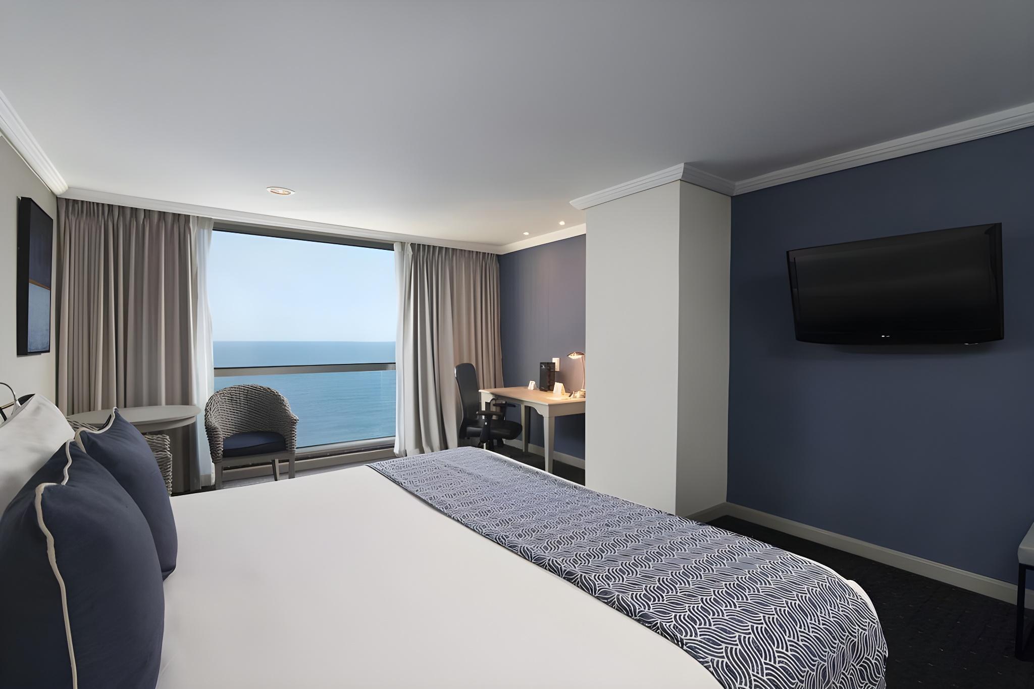 Superior, Triple, 1 King and 2 Double Beds, Ocean Front