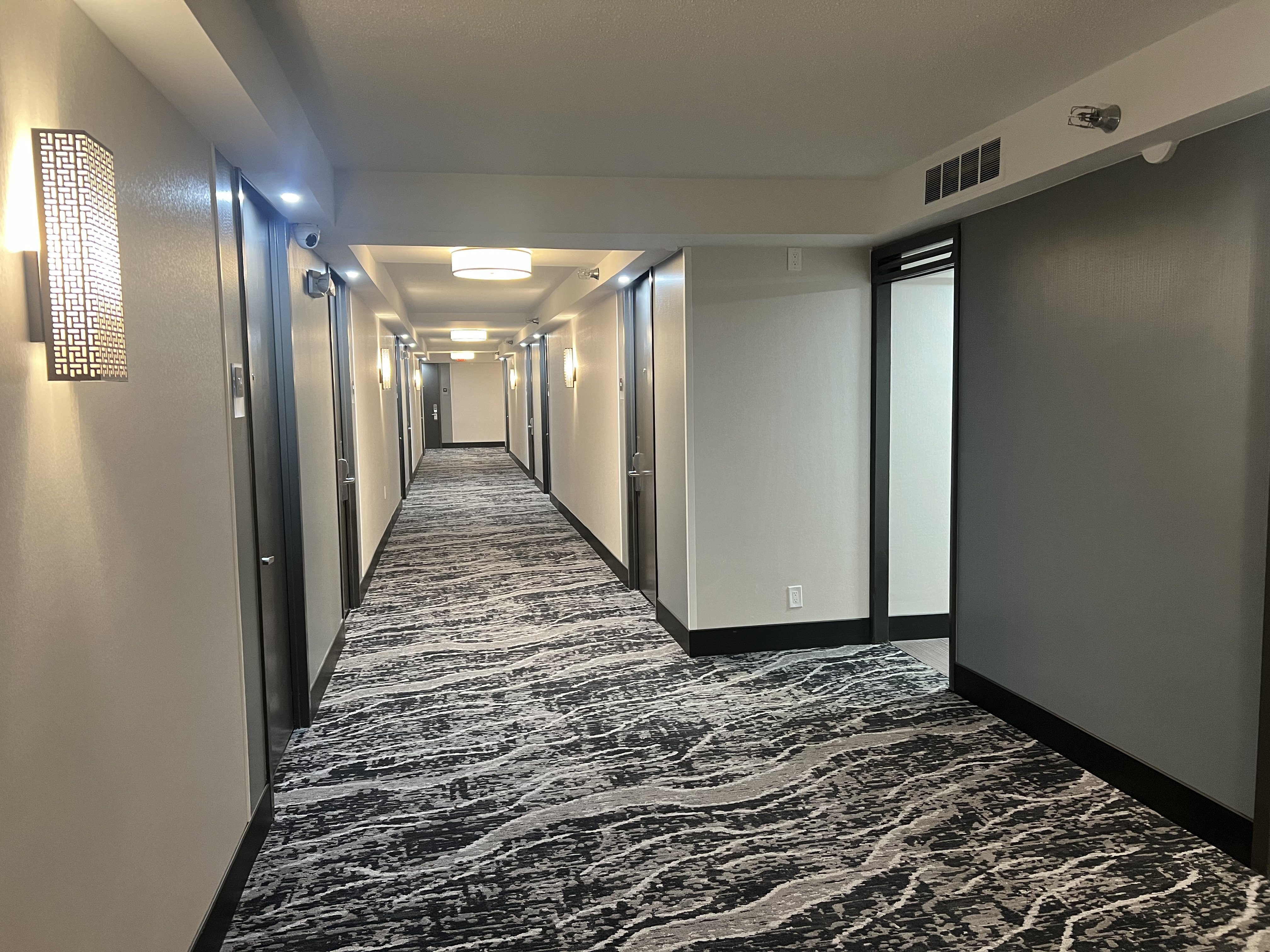 Holiday Inn Nashville Downtown Stadium, an IHG Hotel 4/13