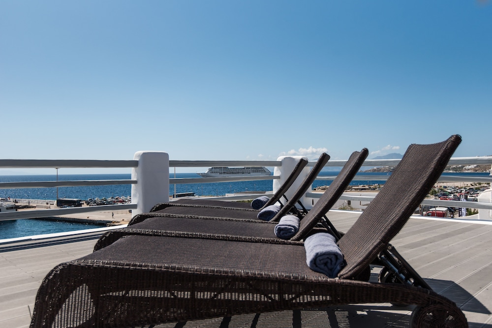 Riva Suites 42/50