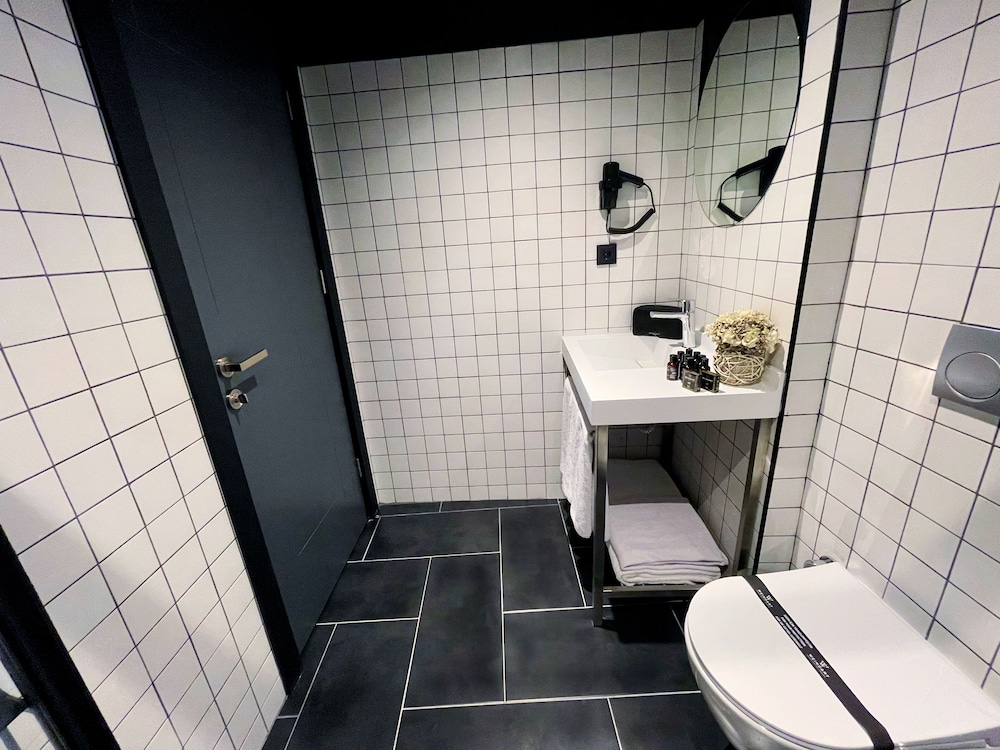 Weingart Hotel 51/52