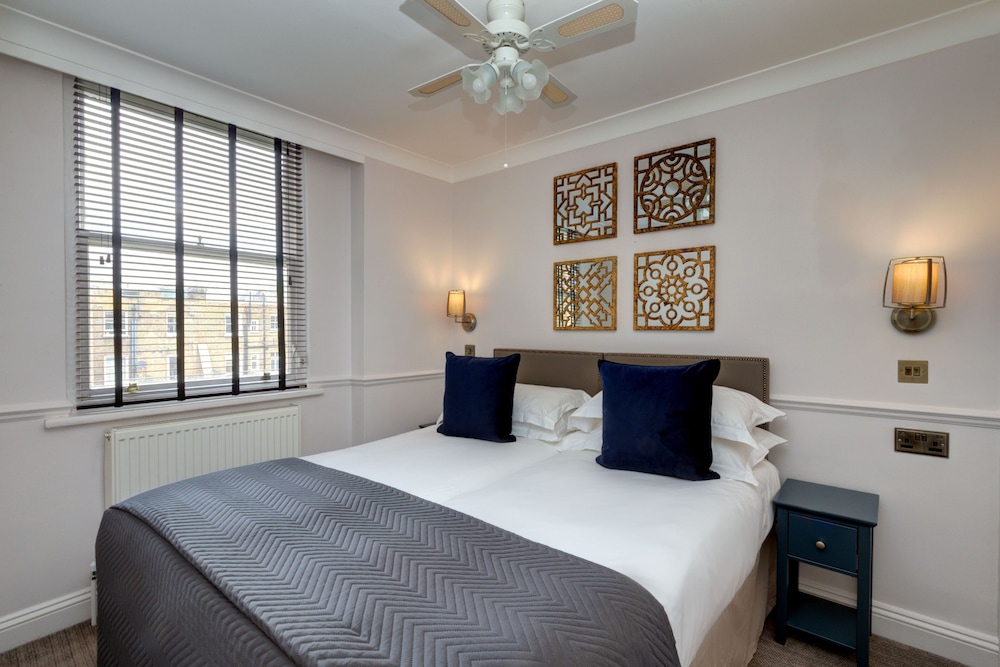 COLLINGHAM SERVICED APARTMENTS 20/56