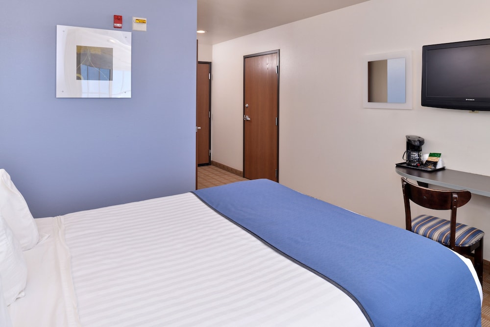 Microtel Inn Suites Klamath Falls 10/26