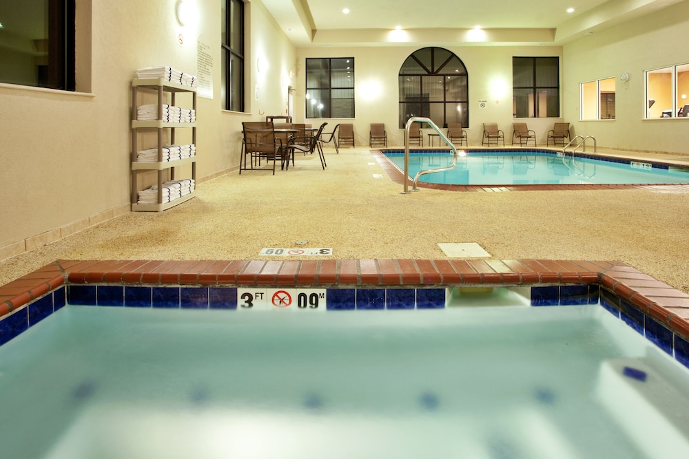Holiday Inn Express & Suites Claypool Hill (Richlands Area) 45/63