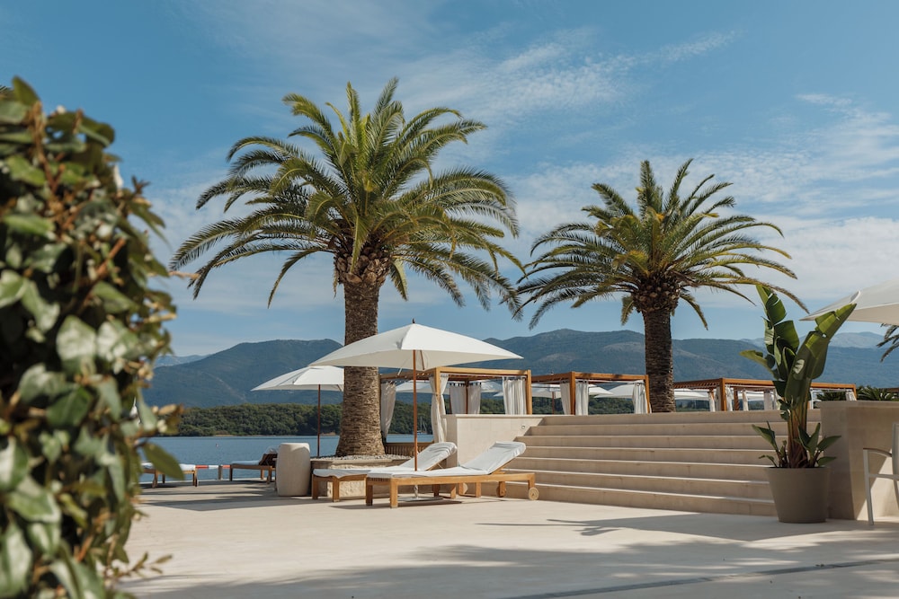Monte Palm Beach Hotel 35/50